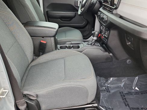 Used 2024 Jeep Wrangler Willys image 13