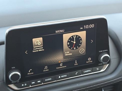 Used 2024 Nissan Rogue SV w/ SV Premium Package image 28