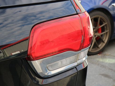 Used 2019 Jeep Grand Cherokee Limited image 9