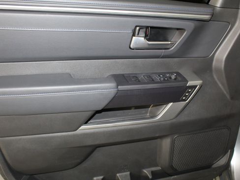 Used 2024 Toyota Sequoia Platinum image 11