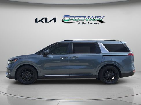 Used 2024 Kia Carnival SX FWD image 3