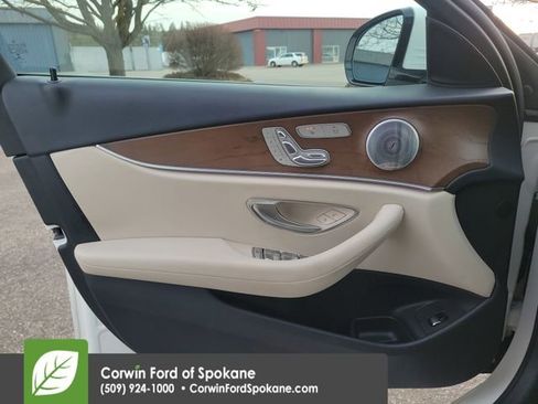Used 2019 Mercedes-Benz E 300 4MATIC image 23