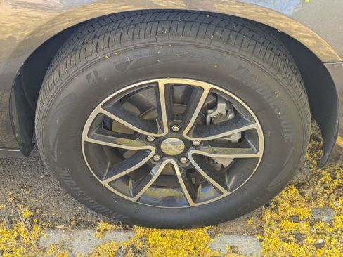 Used 2016 Dodge Grand Caravan SE image 4