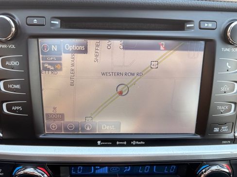 Used 2017 Toyota Highlander XLE AWD/4WD image 22