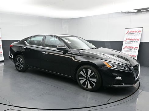 Used 2022 Nissan Altima 2.5 SV image 2