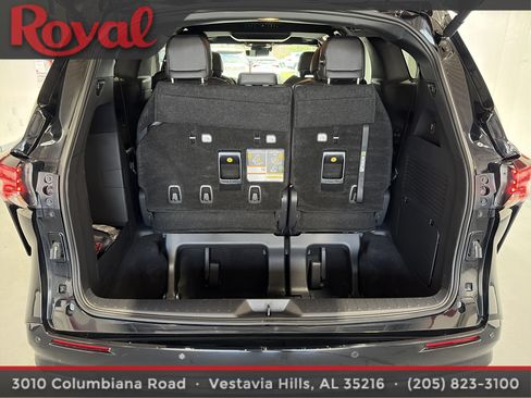 Used 2026 Toyota Sienna Platinum AWD/4WD image 4
