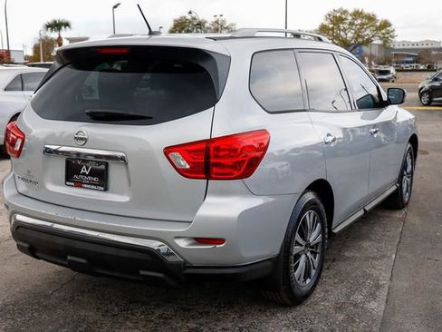 Used 2018 Nissan Pathfinder S image 15