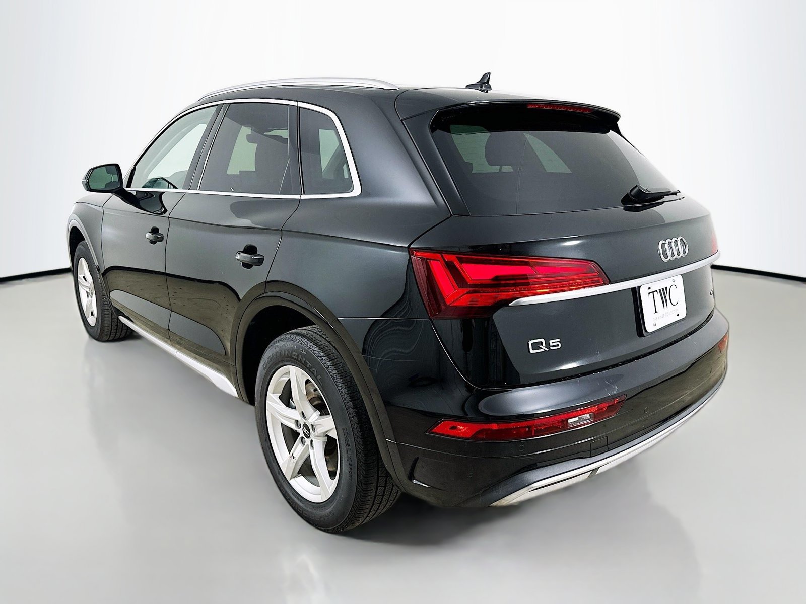 Certified 2023 Audi Q5 Premium w/ Convenience Package AWD/4WD image 7