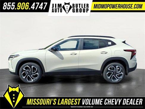 New 2026 Chevrolet Trax RS image 2