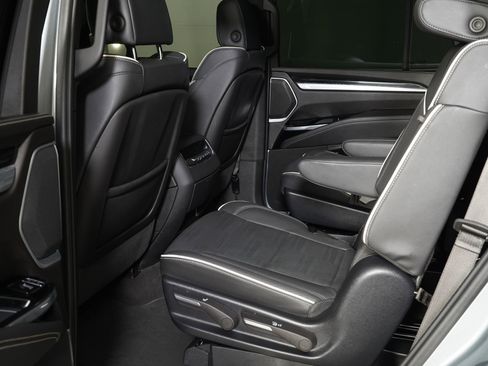 Used 2025 Cadillac Escalade Sport w/ Touring Package AWD/4WD image 13