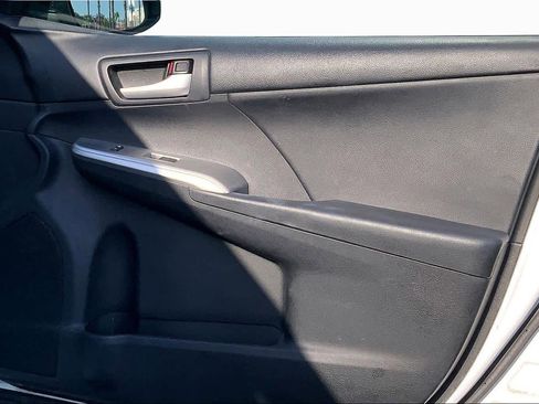 Used 2012 Toyota Camry SE FWD image 22