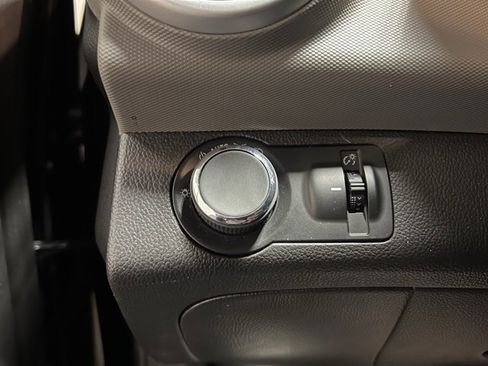 Used 2020 Chevrolet Sonic LT image 33