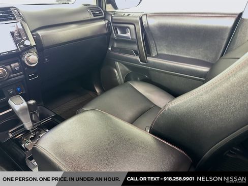 Used 2021 Toyota 4Runner TRD Off-Road Premium w/ Moonroof Package AWD/4WD image 25