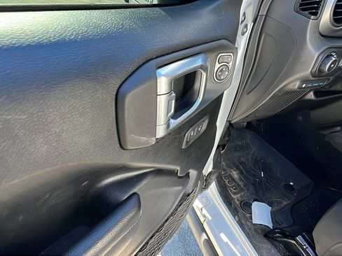 Used 2023 Jeep Wrangler Unlimited image 15