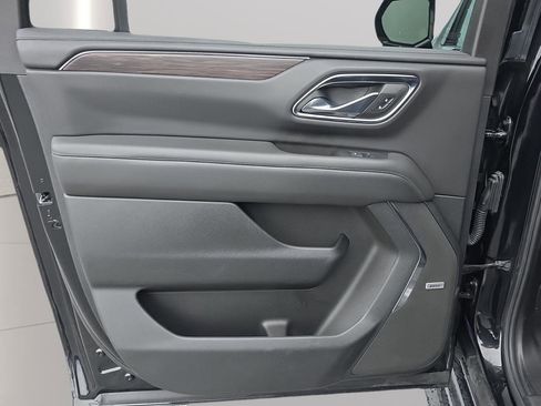 Used 2024 Chevrolet Suburban LT AWD/4WD image 36