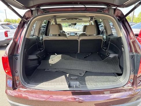 Used 2016 Honda Pilot Touring image 12