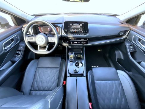 Used 2023 Nissan Rogue Platinum AWD/4WD image 14