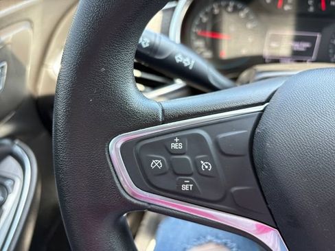 Used 2018 Chevrolet Malibu LT FWD image 22