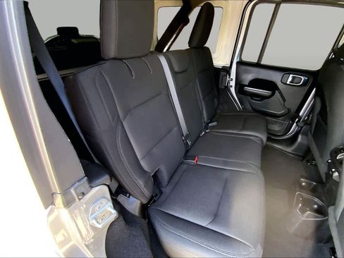 Used 2019 Jeep Wrangler Unlimited Sport S AWD/4WD image 18