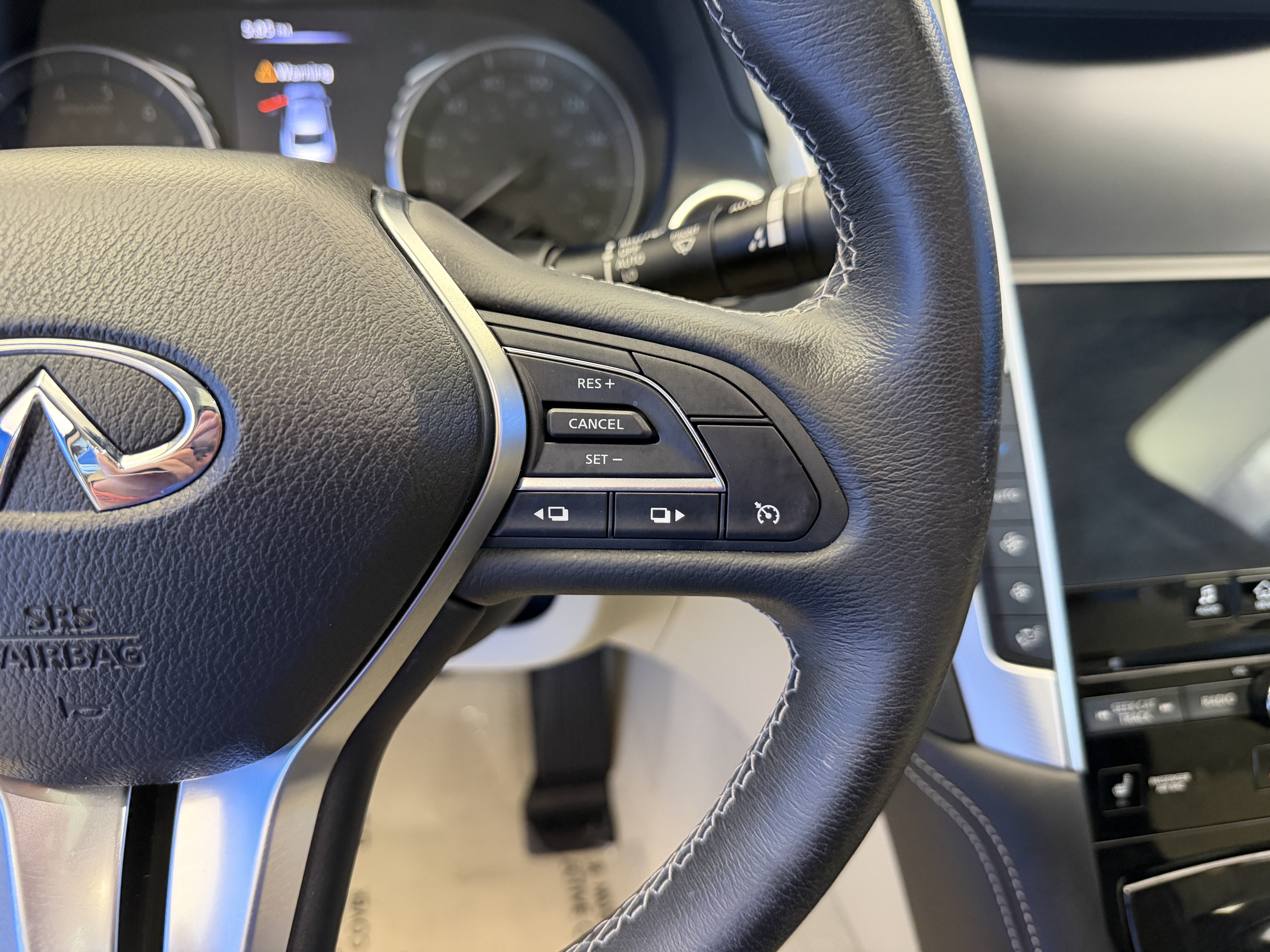 Used 2019 INFINITI Q50 Luxe w/ Essential Package (3.0T Luxe) AWD/4WD image 16