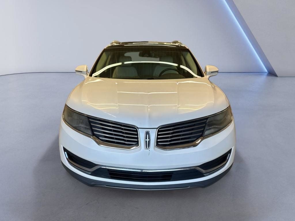 Used 2016 Lincoln MKX Reserve w/ Luxury Package FWD image 2