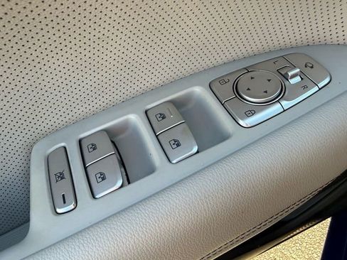 Used 2019 Genesis G70 2.0T Advanced w/ Elite Package image 35