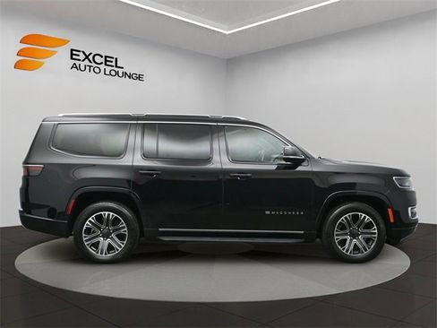 Used 2023 Jeep Wagoneer Series II image 6