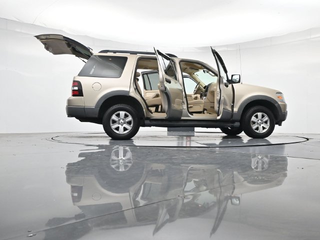 Used 2006 Ford Explorer XLT AWD/4WD image 53