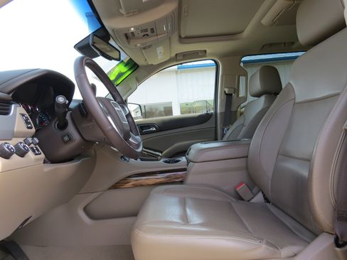 Used 2019 GMC Yukon SLT w/ Open Road Package image 16