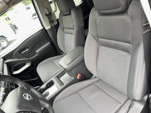 Used 2023 Nissan Frontier SV w/ SV Convenience Package AWD/4WD image 18