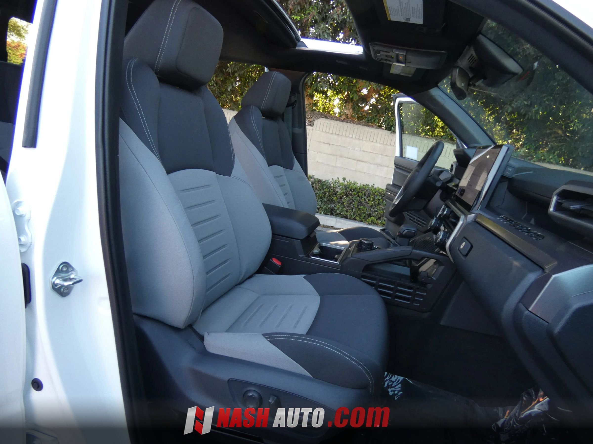 Used 2026 Toyota Tacoma TRD Sport w/ TRD Sport Upgrade Package AWD/4WD image 29