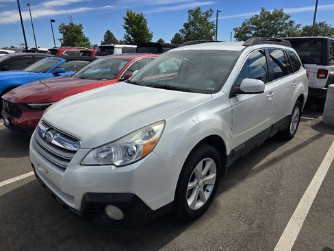 Used 2013 Subaru Outback 2.5i Premium AWD/4WD image 1