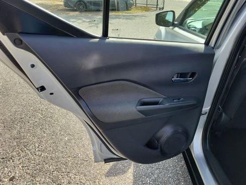 Used 2020 Nissan Kicks SV image 28