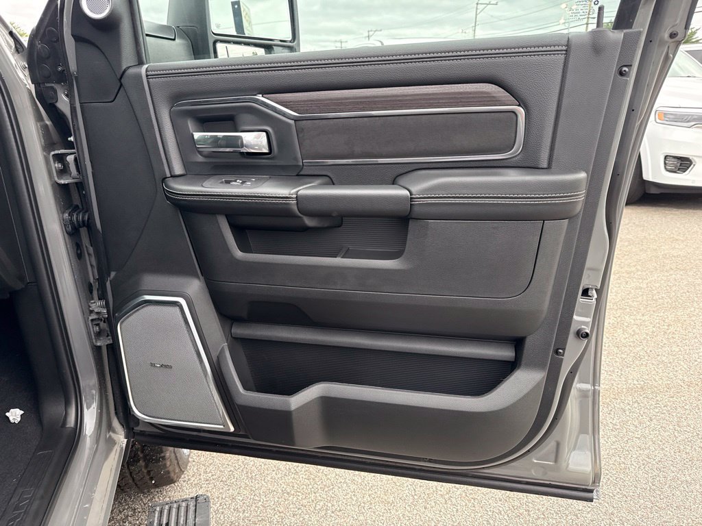 New 2027 RAM 2500 Laramie w/ Night Edition AWD/4WD image 29