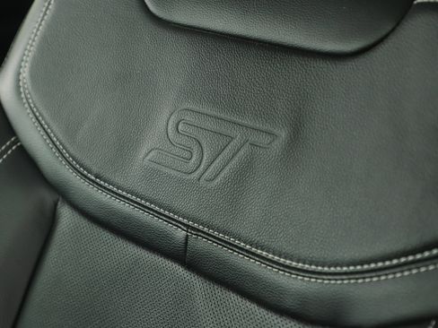 Certified 2024 Ford Explorer ST w/ Equipment Group 401A image 9