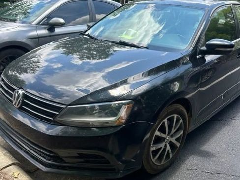 Used 2017 Volkswagen Jetta SE FWD image 1