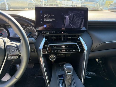 Used 2024 Toyota Venza Nightshade image 25