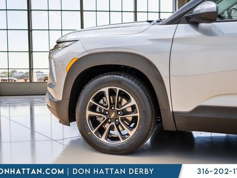 Used 2024 Chevrolet TrailBlazer LT w/ Convenience Package FWD image 41