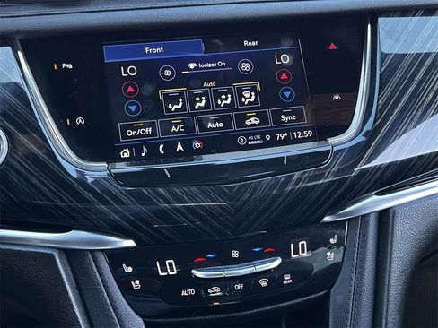 Used 2025 Cadillac XT6 Premium Luxury image 18