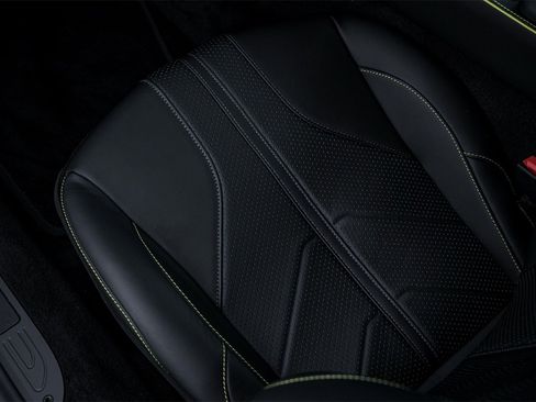 New 2026 Aston Martin V8 Vantage Roadster image 33