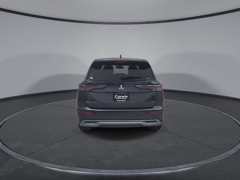 Used 2025 Mitsubishi Outlander SE AWD/4WD image 14