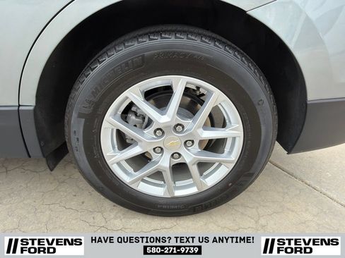 Used 2023 Chevrolet Equinox LT FWD image 11