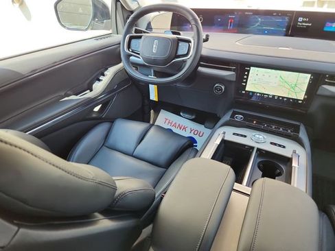 New 2025 Lincoln Navigator Reserve image 10