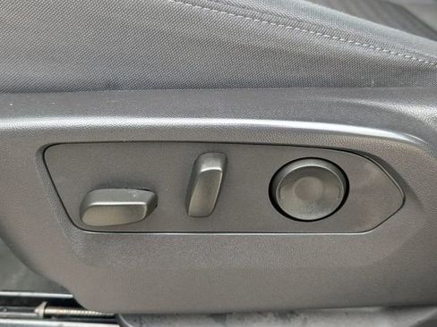 Used 2024 Chevrolet Silverado 1500 LT image 14