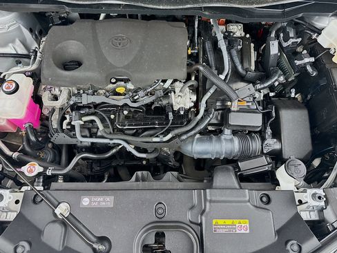 Certified 2022 Toyota Sienna XLE FWD image 10