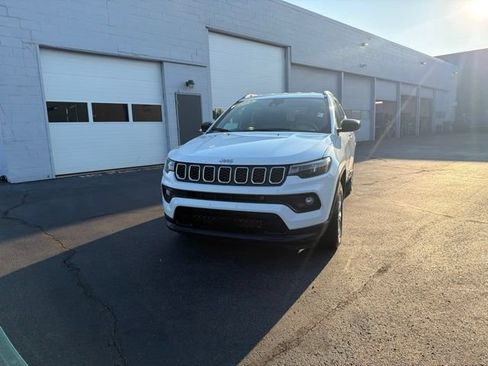 Used 2024 Jeep Compass Latitude AWD/4WD image 22