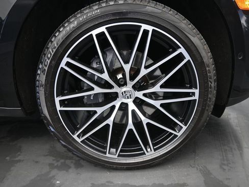 Certified 2024 Porsche Macan Turbo image 27