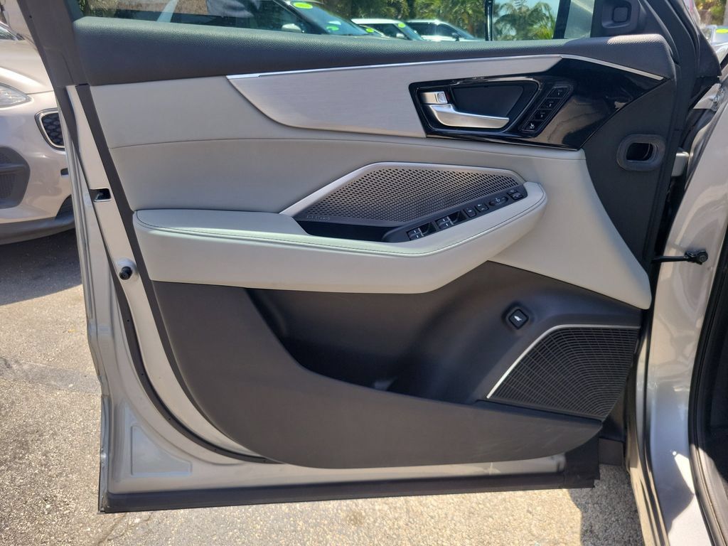 Used 2024 Acura MDX w/ Technology Package FWD image 16