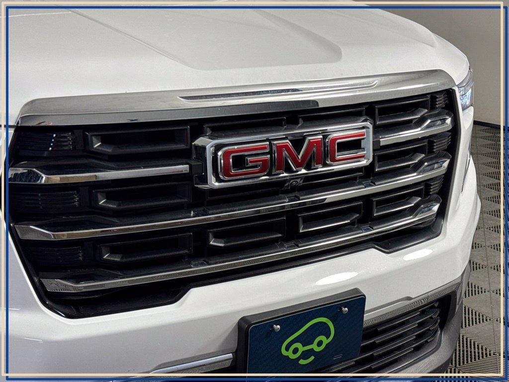 Certified 2026 GMC Acadia Elevation w/ Elevation Premium Package AWD/4WD image 4
