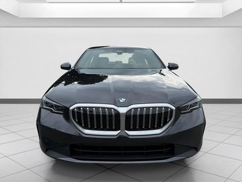 Used 2026 BMW 530i xDrive AWD/4WD image 9